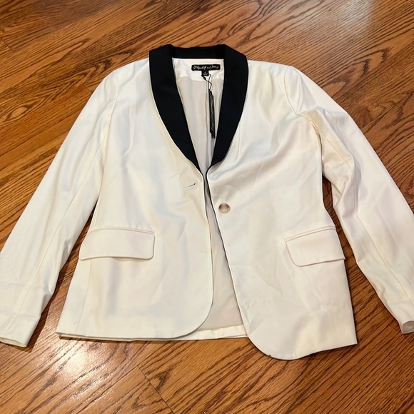 NWT Elizabeth and James Woman’s Sammi Blazer Size 6 - Picture 1 of 7